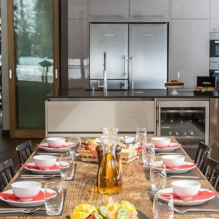 5br Beautiful With Exceptional Facilities *